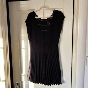 Moda international dress size large